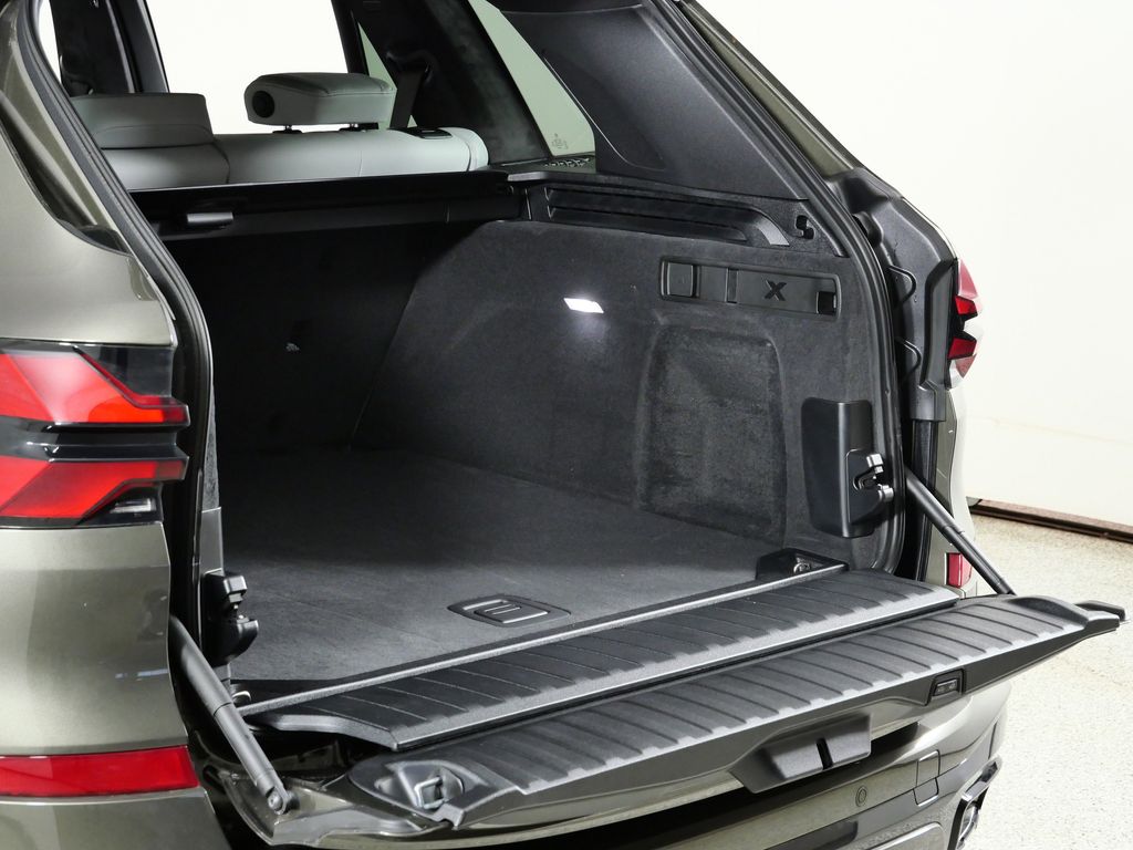 Thumbnail: 2026 BMW X5 - 29