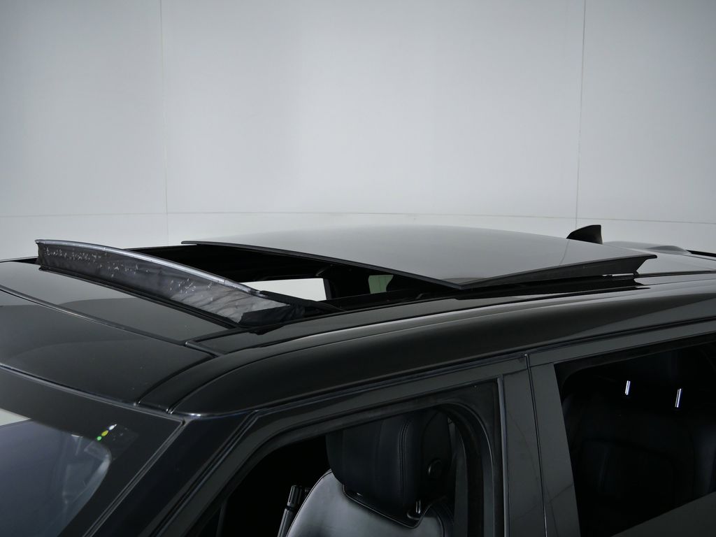 Thumbnail: 2018 Land Rover Range Rover Sport - 19