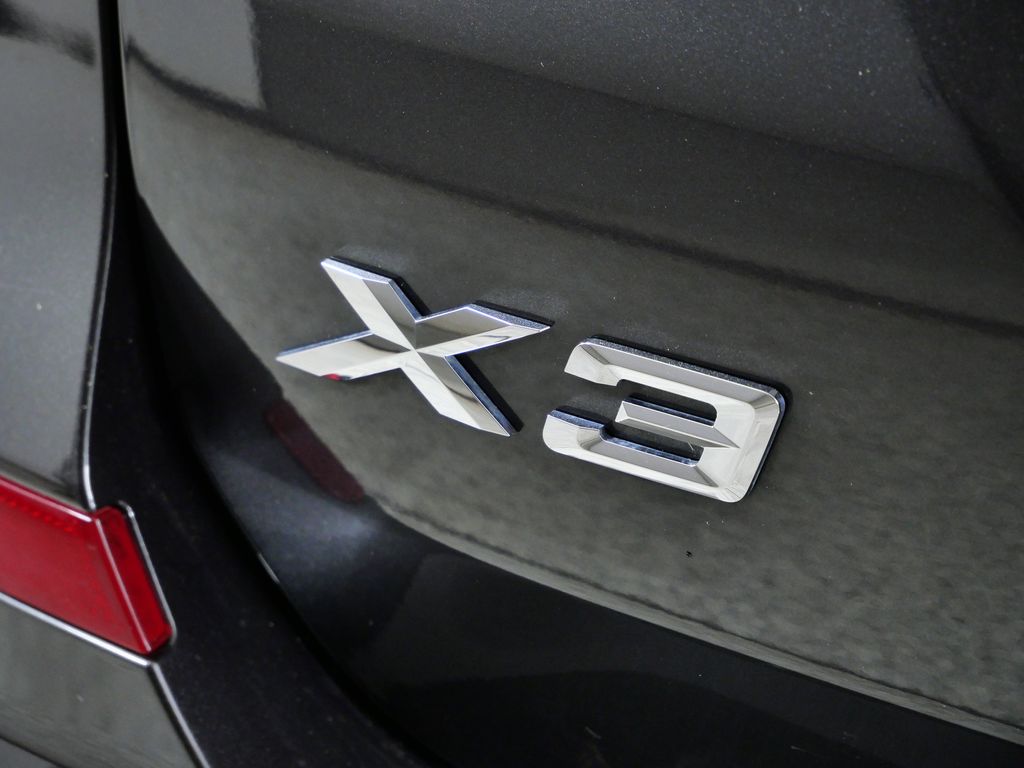 Thumbnail: 2021 BMW X3 - 14