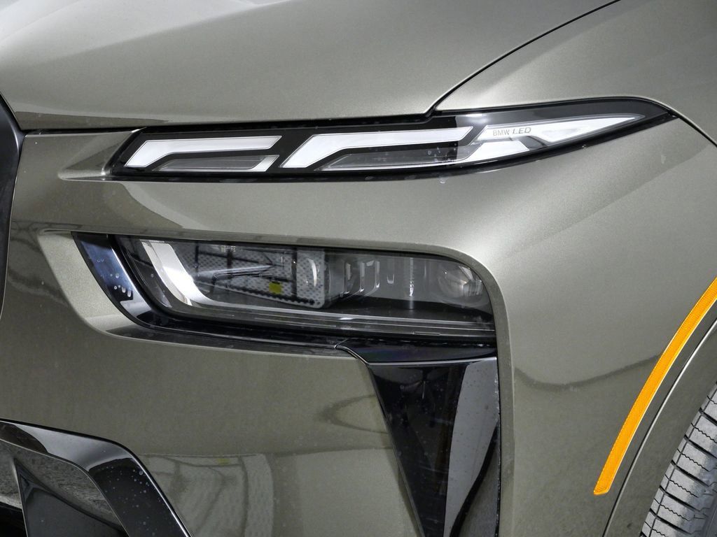 Thumbnail: 2026 BMW X7 - 5