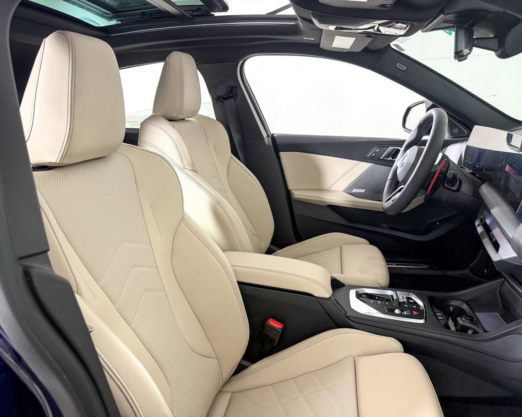 Thumbnail: 2025 BMW 2 Series - 19