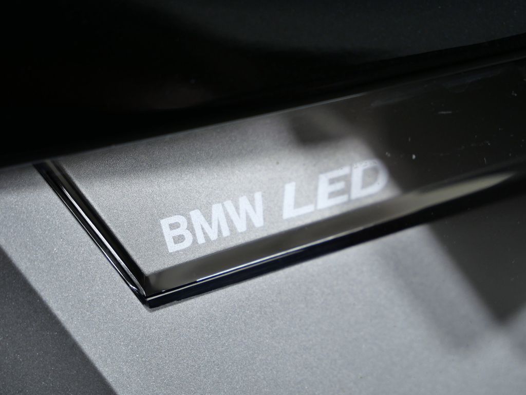 Thumbnail: 2023 BMW iX - 5