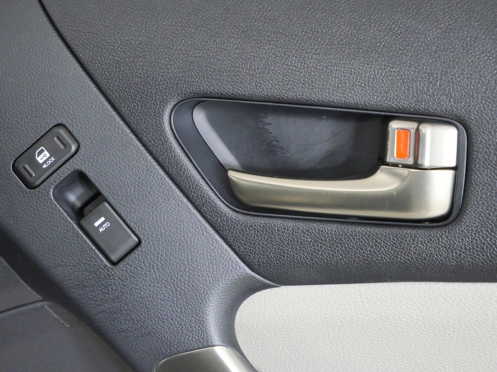 Thumbnail: 2015 Hyundai Genesis - 17