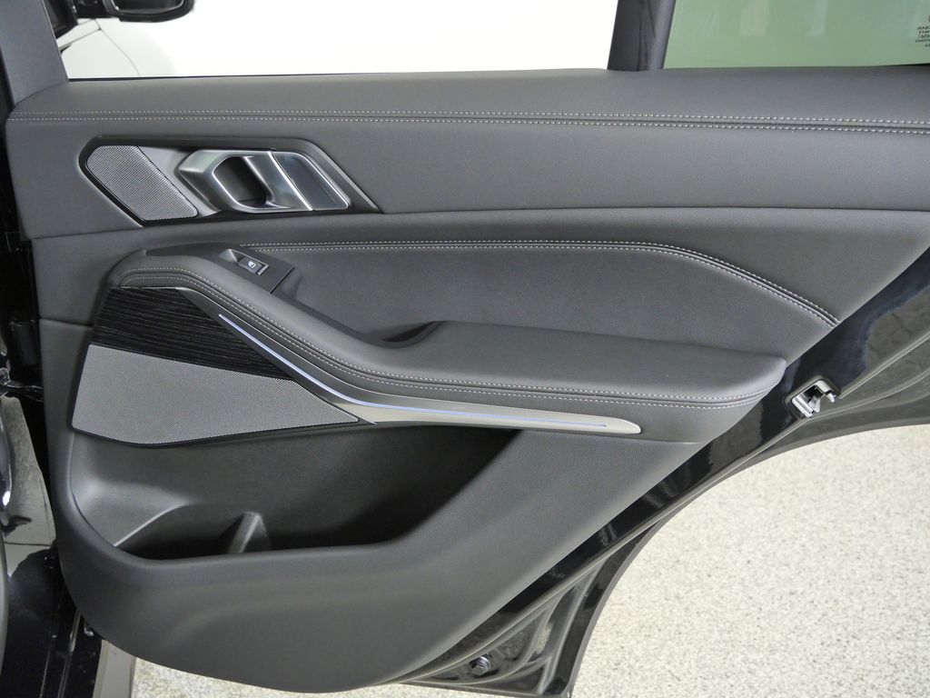 Thumbnail: 2026 BMW X5 - 25