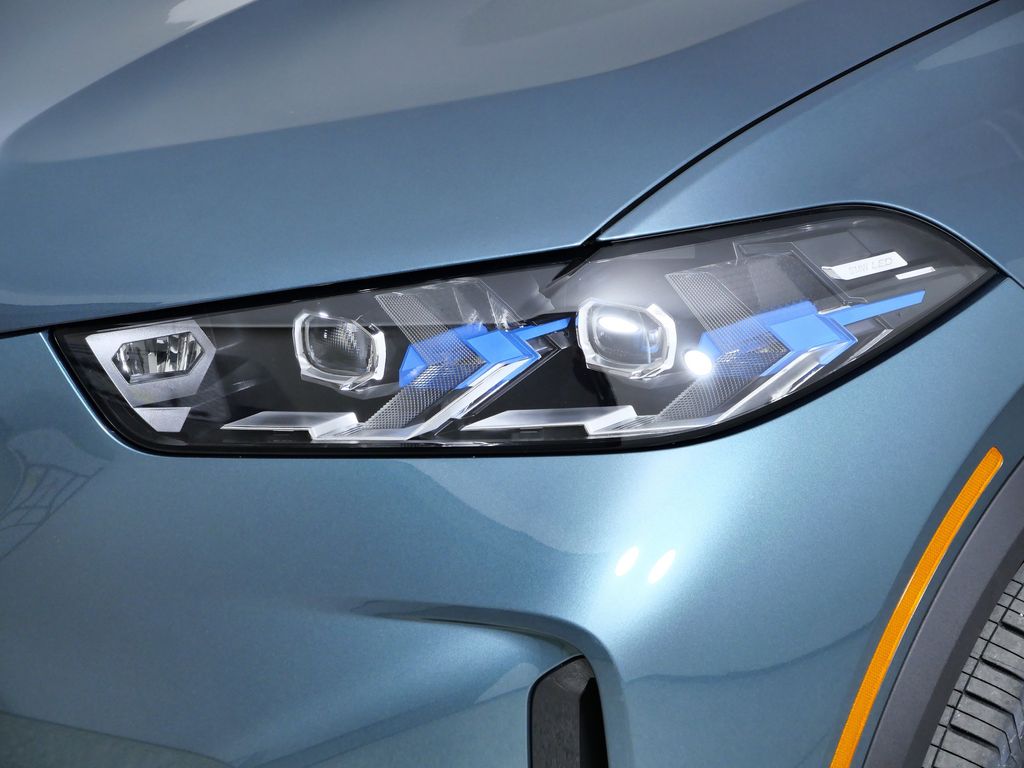 Thumbnail: 2026 BMW X5 - 3