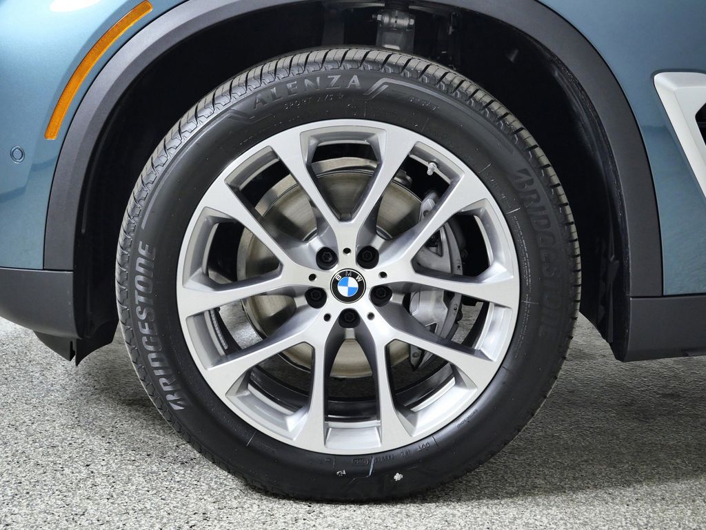 Thumbnail: 2026 BMW X5 - 17