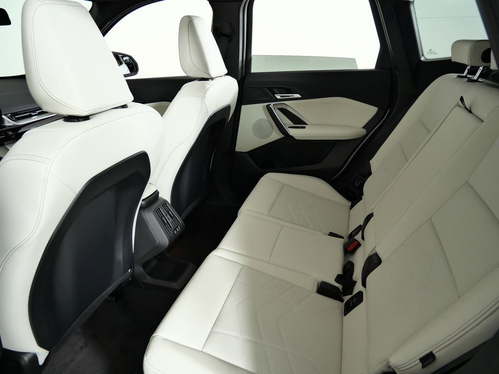 Thumbnail: 2026 BMW X1 - 31