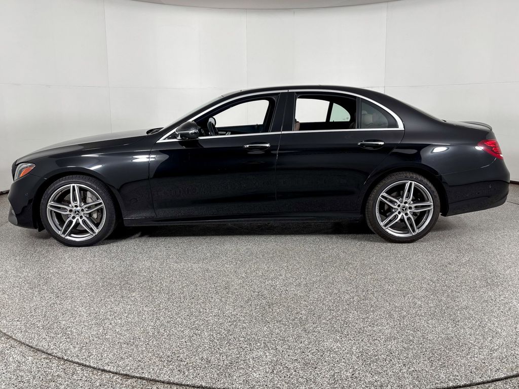 Thumbnail: 2019 Mercedes-Benz E-Class - 6