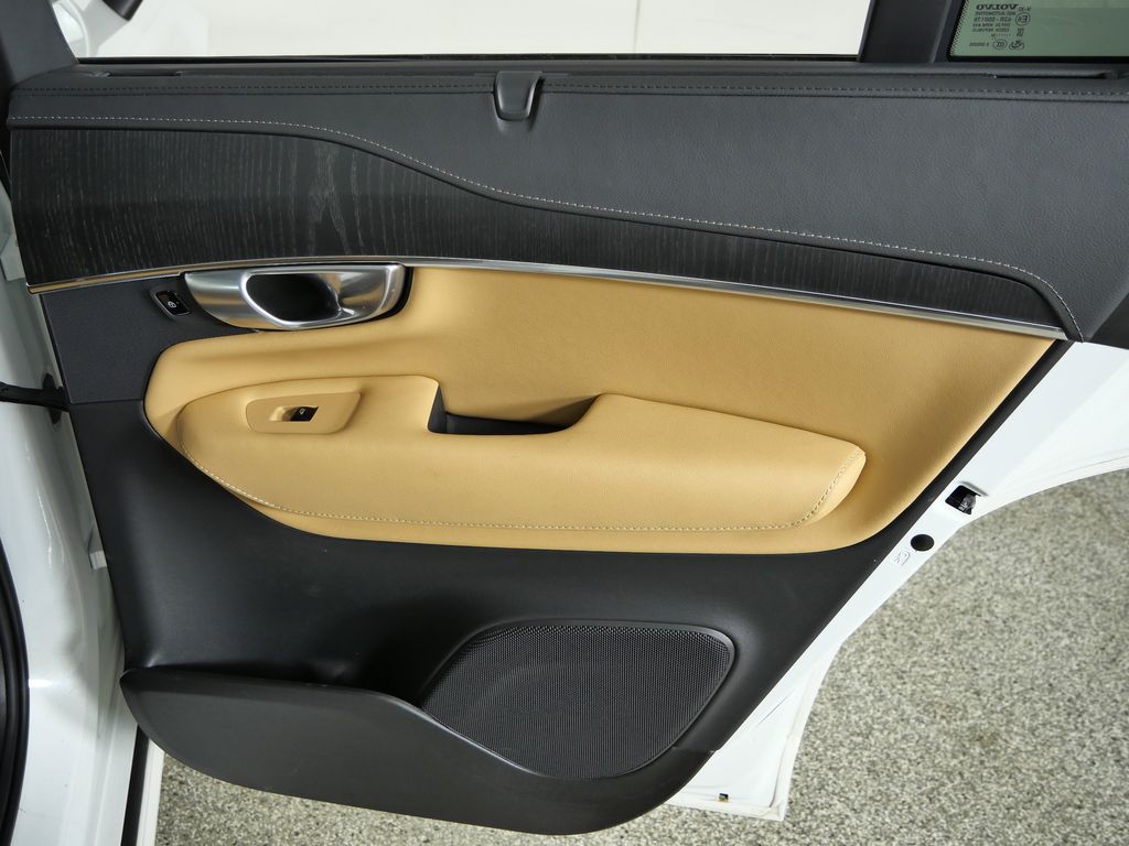 Thumbnail: 2024 Volvo XC90 - 25