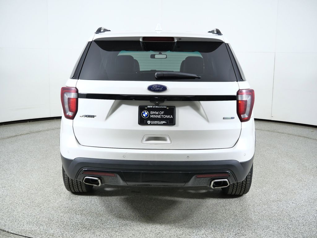 Thumbnail: 2016 Ford Explorer - 11