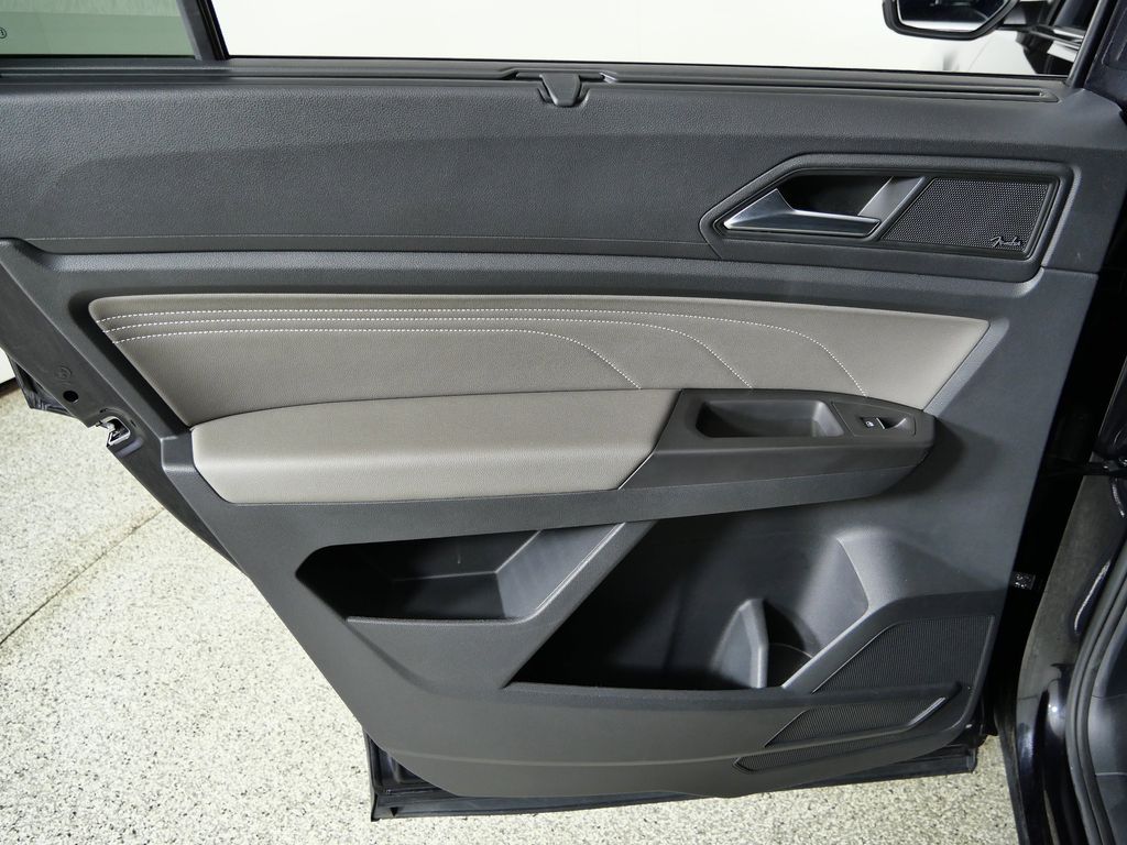 Thumbnail: 2023 Volkswagen Atlas - 29