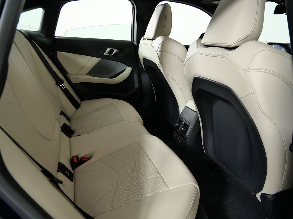 Thumbnail: 2025 BMW 2 Series - 29