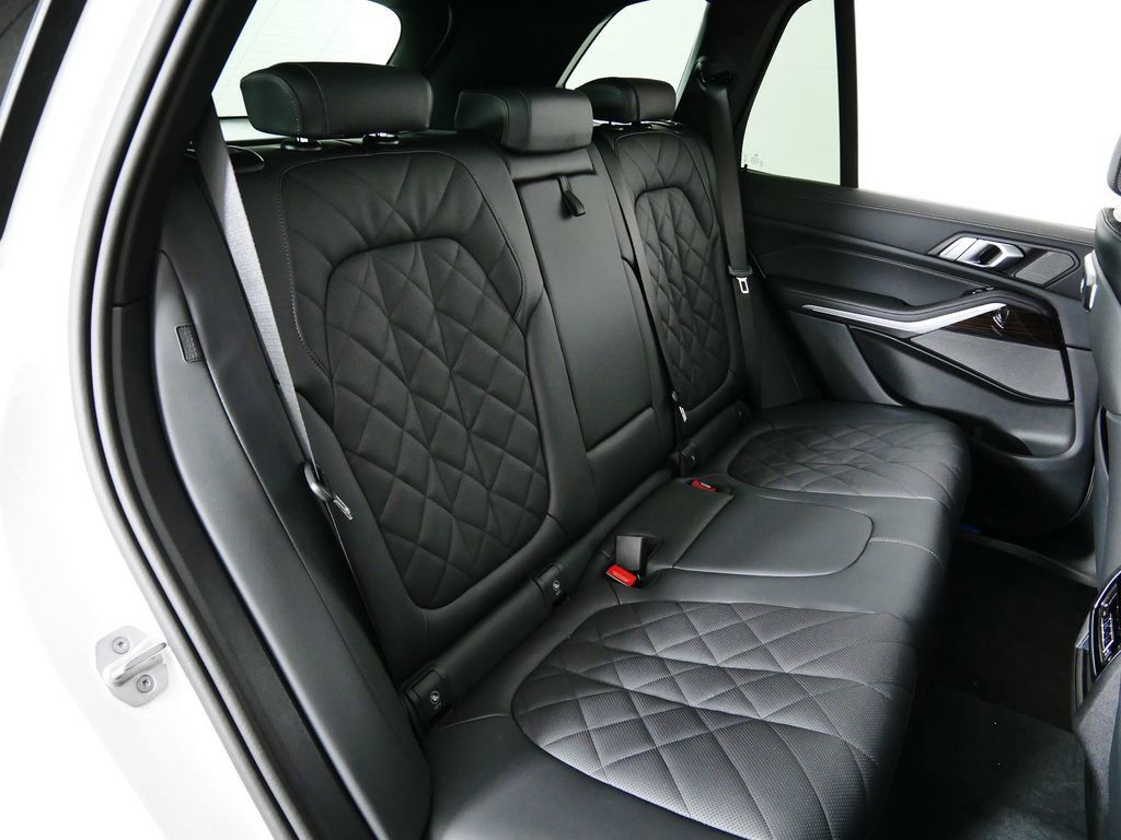 Thumbnail: 2026 BMW X5 - 23