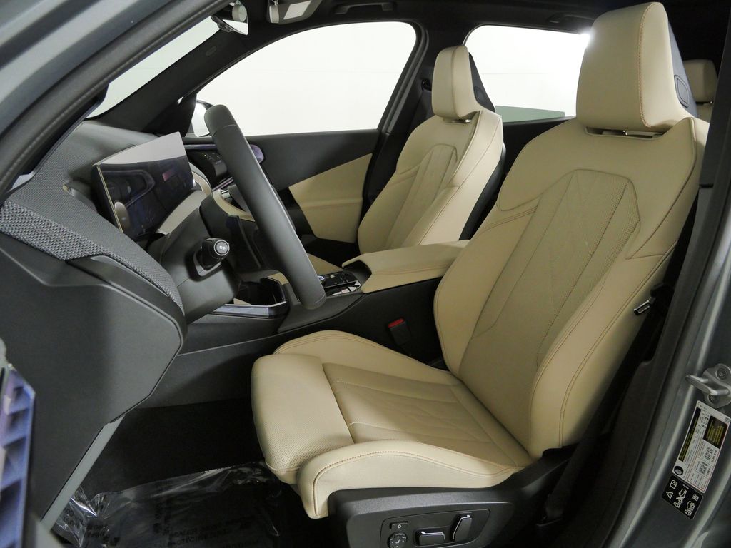 Thumbnail: 2025 BMW X3 - 38