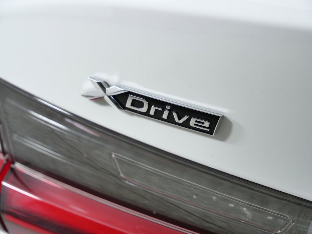 Thumbnail: 2023 BMW 3 Series - 16