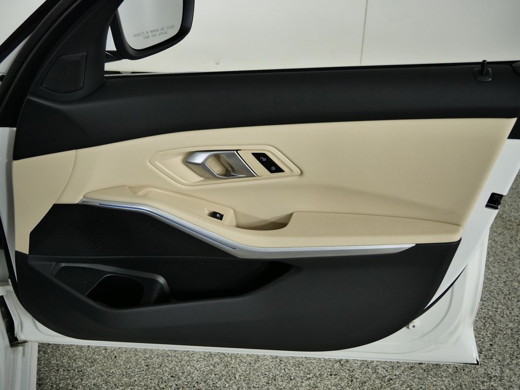 Thumbnail: 2025 BMW 3 Series - 23