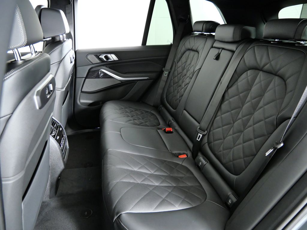 Thumbnail: 2026 BMW X5 - 33