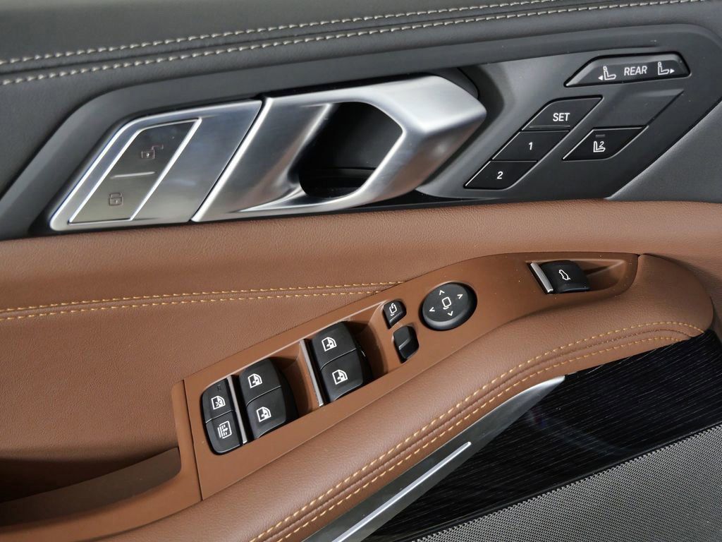 Thumbnail: 2026 BMW X7 - 40