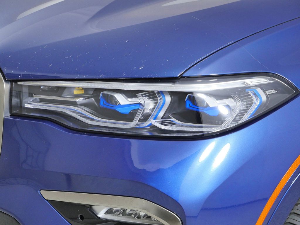 Thumbnail: 2021 BMW X7 - 4