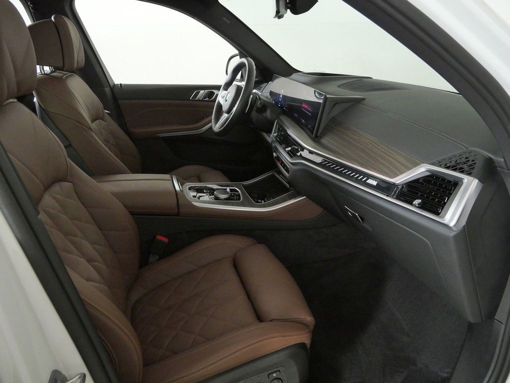 Thumbnail: 2025 BMW X5 - 23