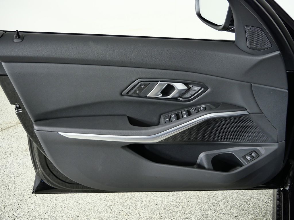 Thumbnail: 2026 BMW 3 Series - 32