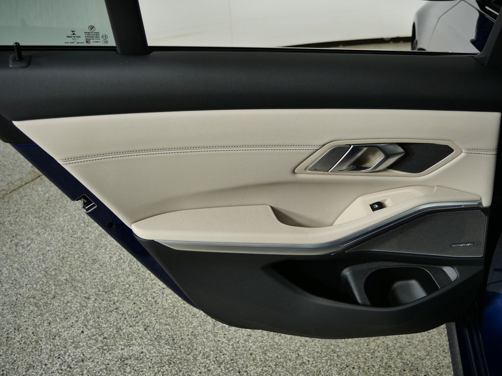 Thumbnail: 2023 BMW 3 Series - 33