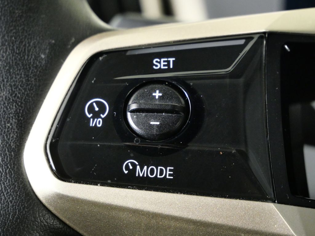 Thumbnail: 2023 BMW iX - 44