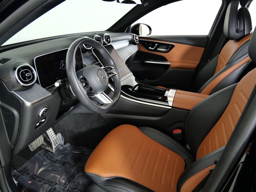 Thumbnail: 2024 Mercedes-Benz GLC - 34