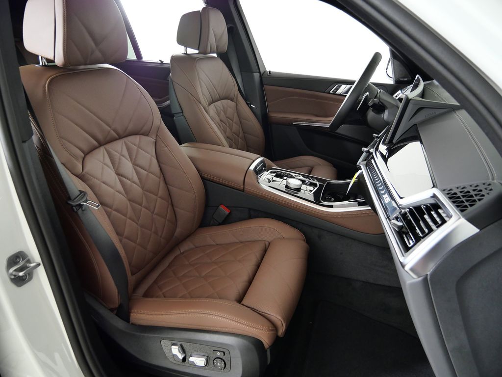 Thumbnail: 2026 BMW X5 - 21