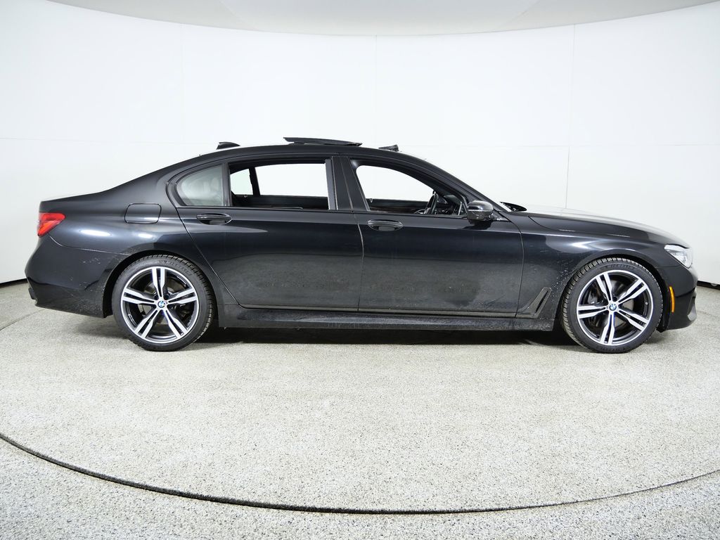 Thumbnail: 2016 BMW 7 Series - 9