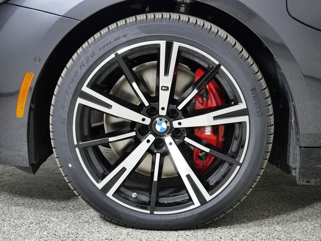 Thumbnail: 2026 BMW 5 Series - 17