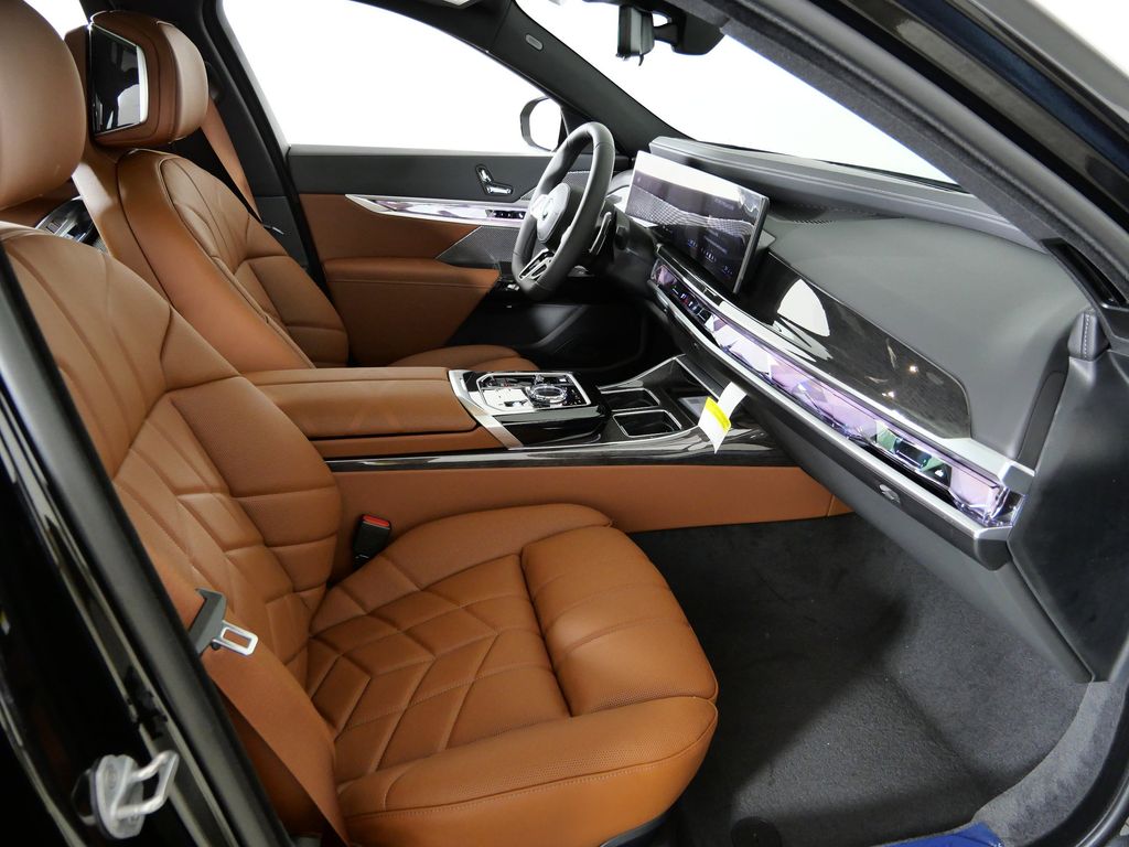 Thumbnail: 2026 BMW 7 Series - 21