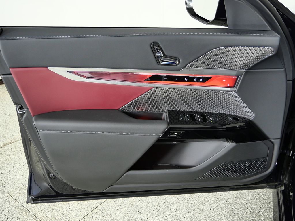 Thumbnail: 2025 BMW 7 Series - 34