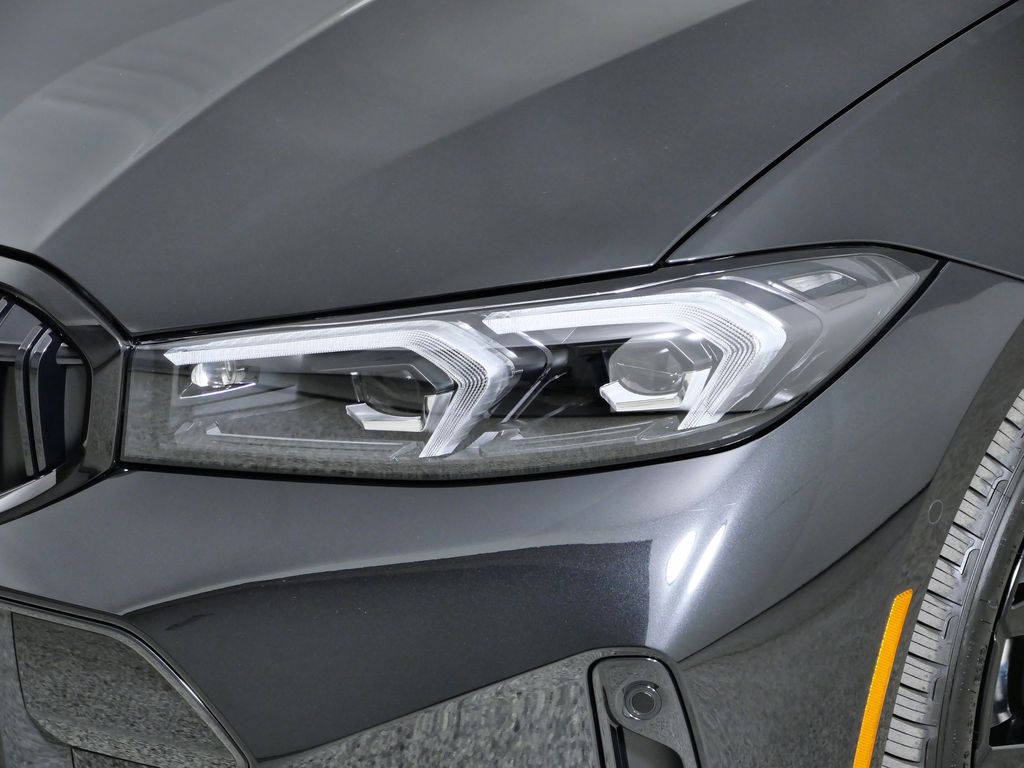 Thumbnail: 2026 BMW 3 Series - 3