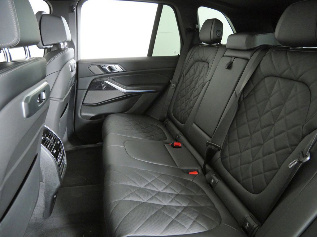 Thumbnail: 2026 BMW X5 - 33