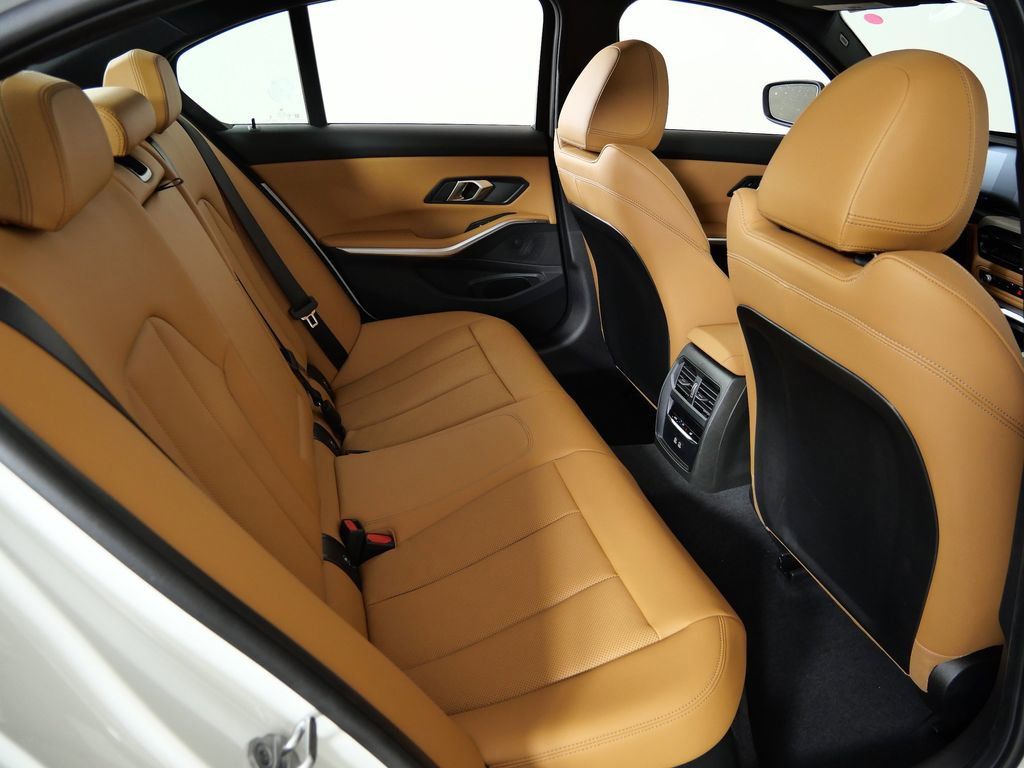 Thumbnail: 2026 BMW 3 Series - 27