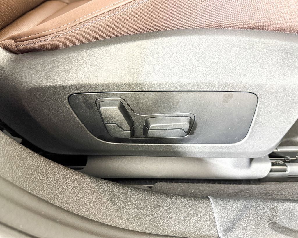 Thumbnail: 2025 BMW 2 Series - 23