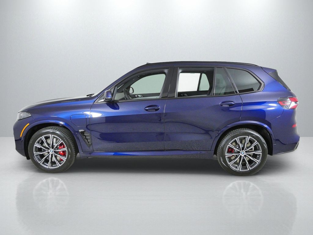 Thumbnail: 2026 BMW X5 - 15