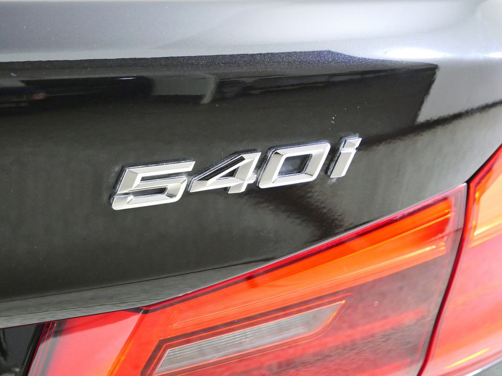 Thumbnail: 2017 BMW 5 Series - 11