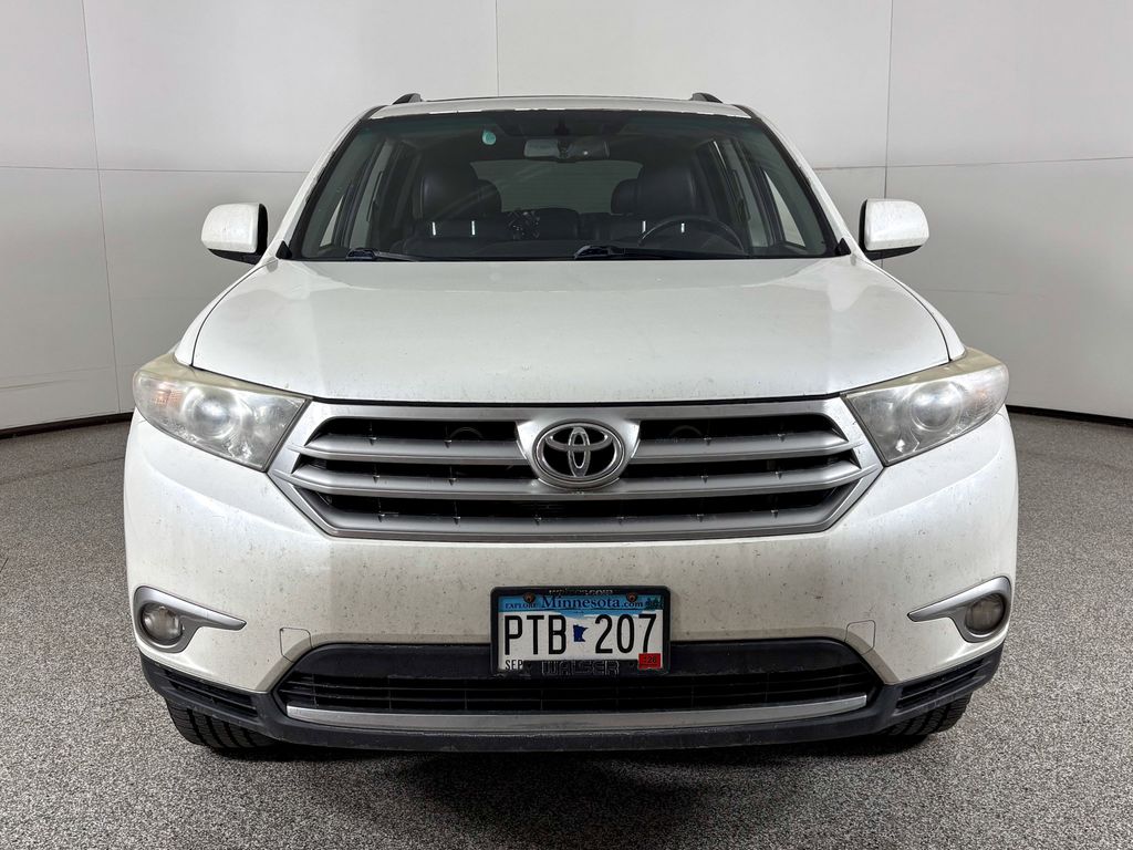 Thumbnail: 2011 Toyota Highlander - 3