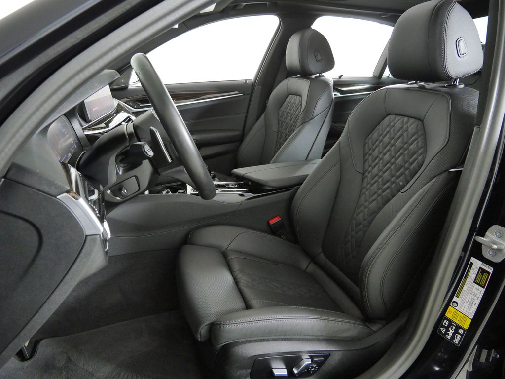 Thumbnail: 2023 BMW 5 Series - 39