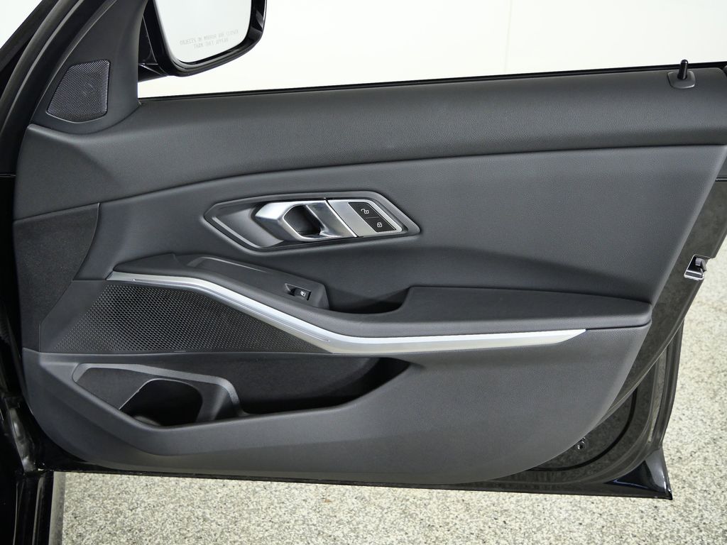 Thumbnail: 2023 BMW 3 Series - 23