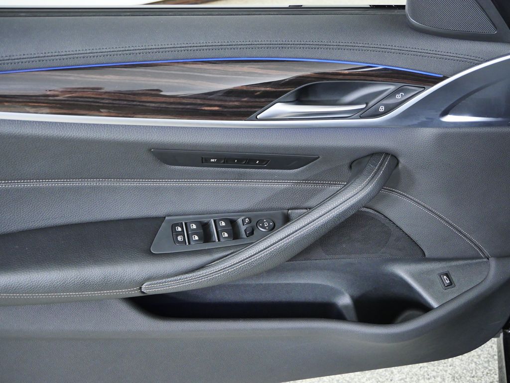 Thumbnail: 2017 BMW 5 Series - 31
