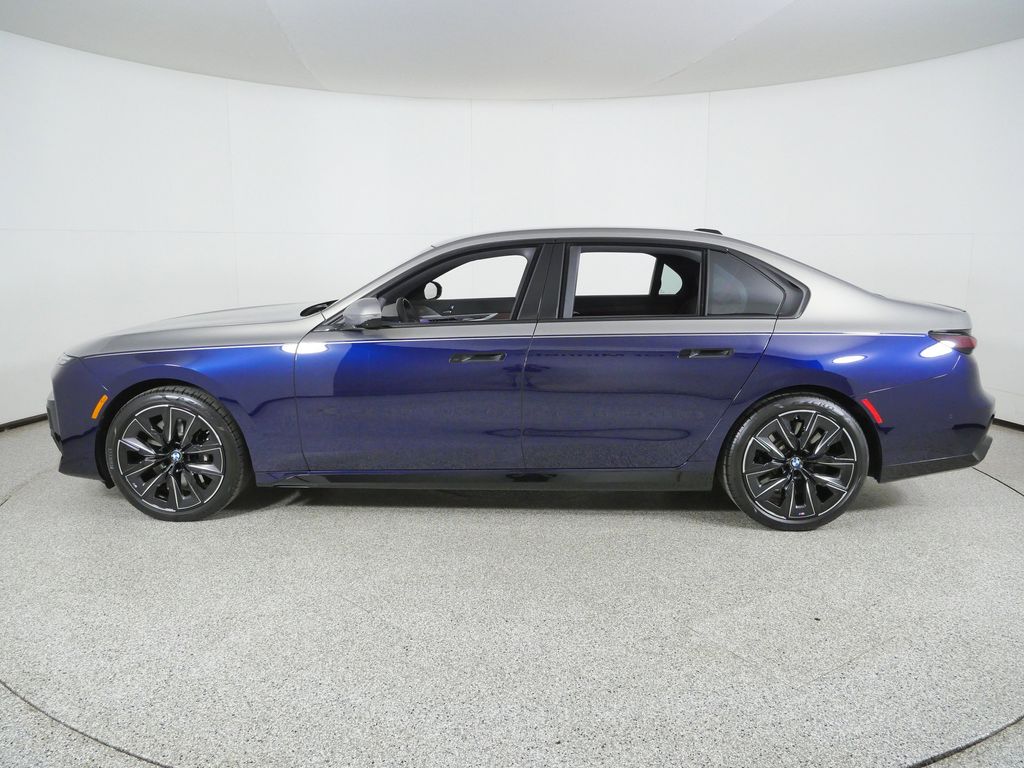 Thumbnail: 2023 BMW 7 Series - 18