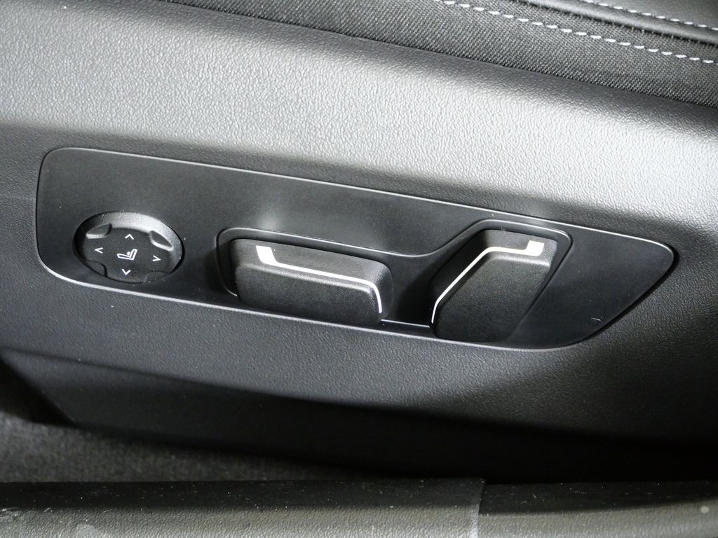 Thumbnail: 2026 BMW 5 Series - 37