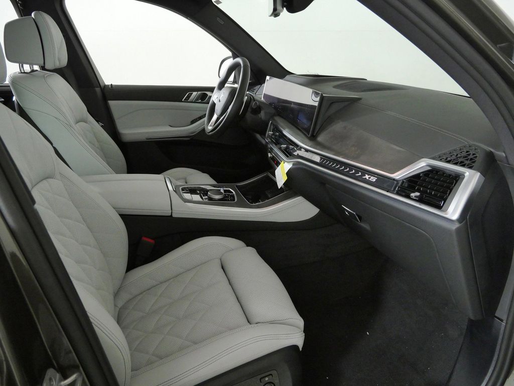 Thumbnail: 2026 BMW X5 - 20