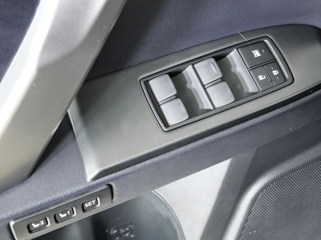 Thumbnail: 2023 Lexus GX - 35