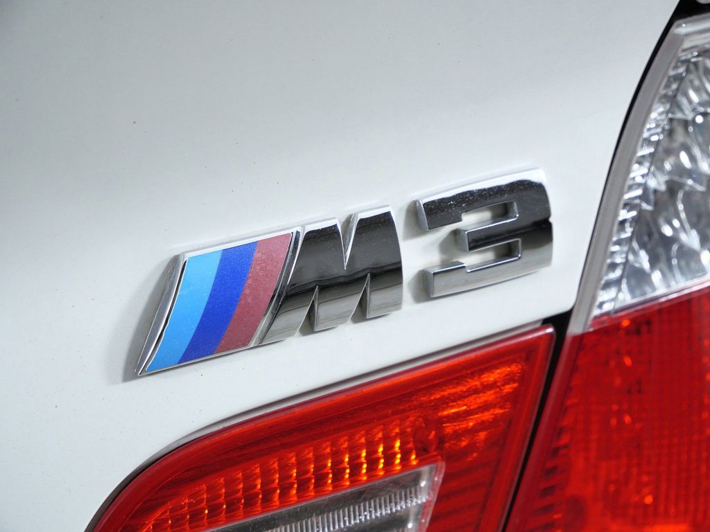 Thumbnail: 2004 BMW M3 - 13