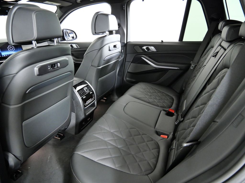 Thumbnail: 2026 BMW X5 - 34