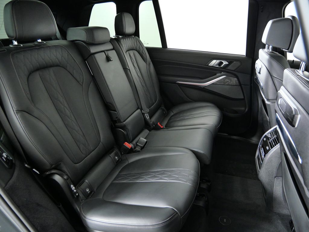 Thumbnail: 2024 BMW X7 - 31